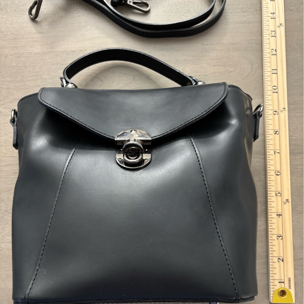 Luana Ferracuti Italian, Elegant Black Leather Handbag and Backpack - Picture 9 of 11